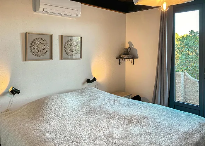 Awesome In Sur Vernazobre Vakantiehuis Prades-sur-Vernazobre