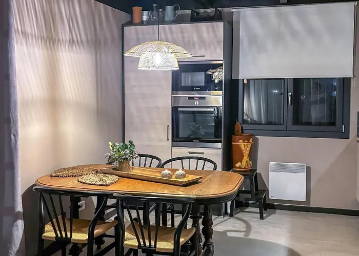 Vakantiehuis Awesome In Sur Vernazobre Prades-sur-Vernazobre